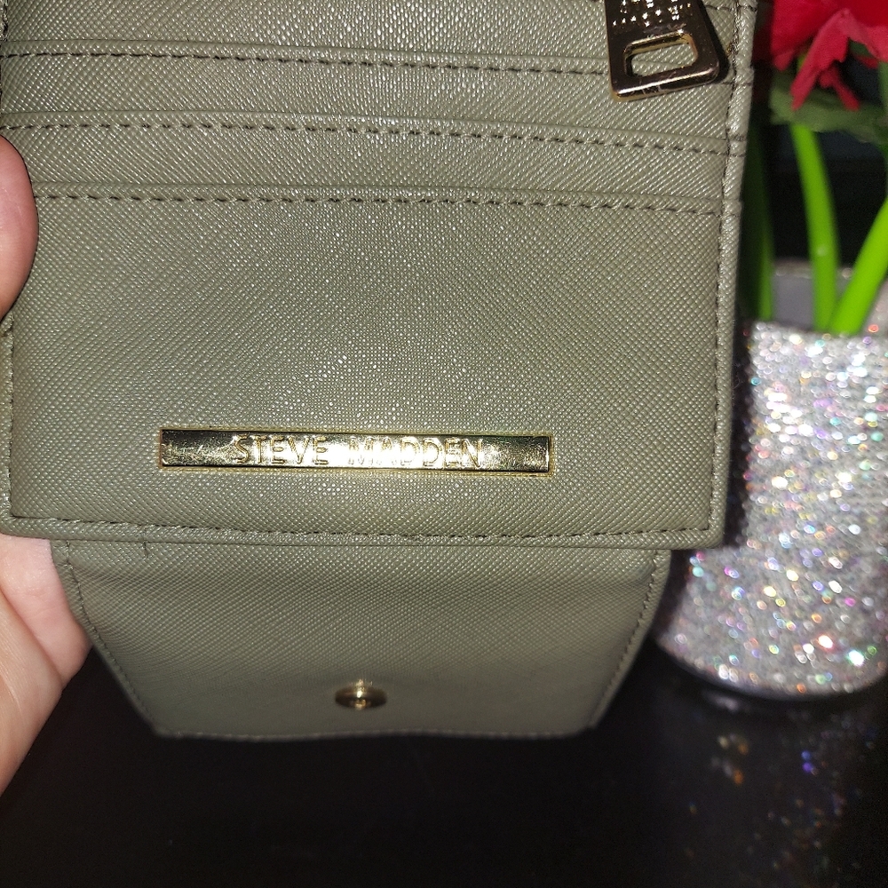 Steve Madden Wallet - Picture 3 of 7